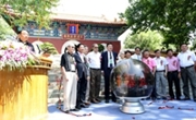 盆景大师吴成发、陈昌、黄就伟盆景精品展在北海公园举行