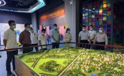 河源市东源县委常委侯桂鸿一行到县科技馆调研