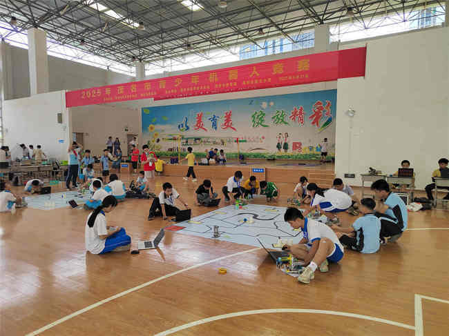 2025年茂名市青少年机器人竞赛举行