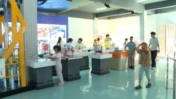云浮郁南科普展厅成青少年暑假“打卡胜地”