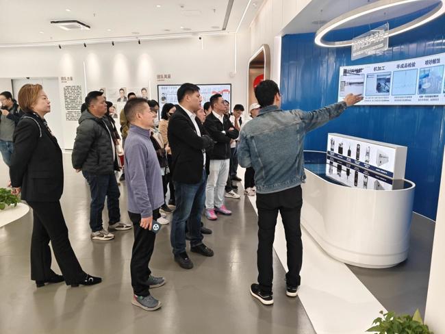 22f10d95583e4a3804eca7f0e7f5c04e