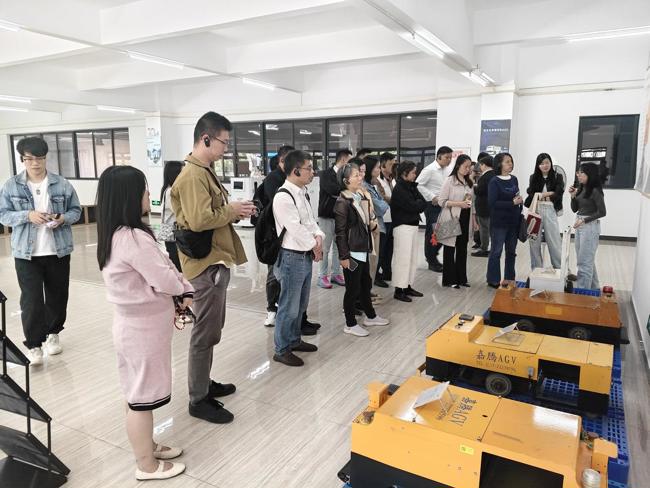 55e9ddbd90be3bf37a918cd41469fc1f