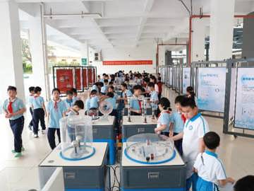东莞科学馆流动科学馆巡展：让科学“流动”起来，赋能“每周半天”落地见效