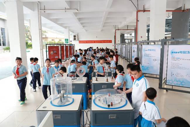 东莞科学馆流动科学馆巡展：让科学“流动”起来，赋能“每周半天”落地见效