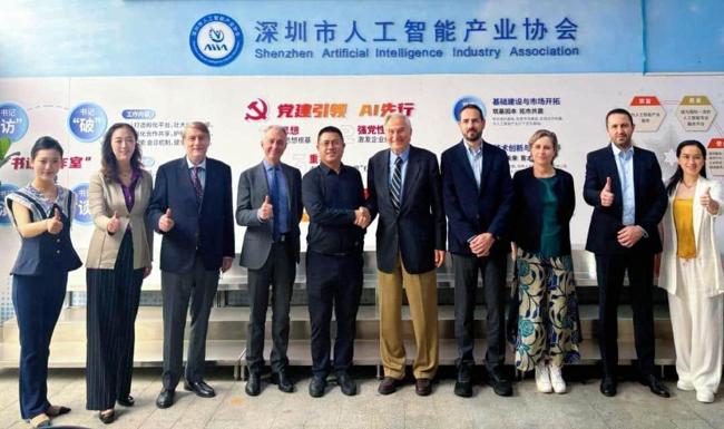 新闻配图---国际中小企业网络代表团访深